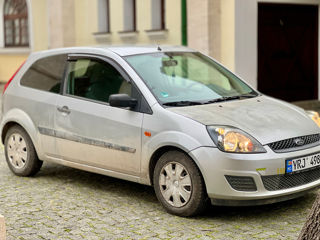 Ford Fiesta foto 4