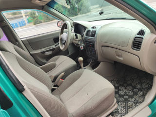 Hyundai Accent foto 7