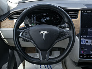 Tesla Model S foto 11