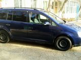 Volkswagen Touran foto 3