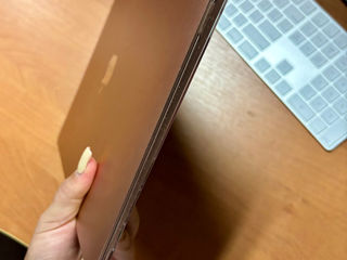 Vând MacBook Air Rose Gold, limited edition foto 2