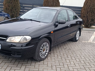 Nissan Almera foto 2