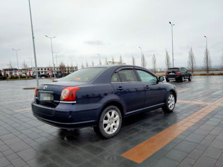 Toyota Avensis foto 5