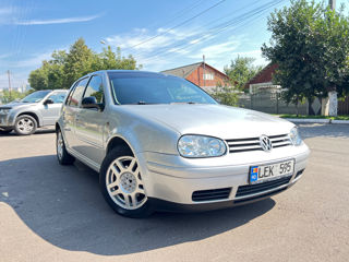 Volkswagen Golf foto 1