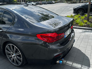 BMW 5 Series foto 9