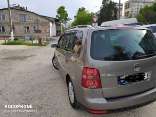 Volkswagen Touran foto 4