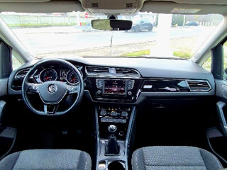 Volkswagen Touran foto 8