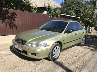 Honda accord 1.8 foto 2