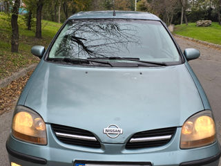 Nissan Almera Tino foto 2