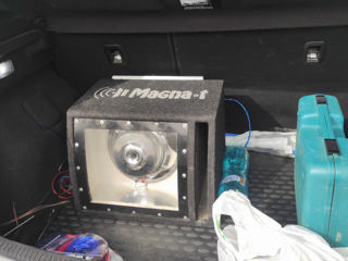 Сабвуфер Magnat под стеклом с фазоинвертором Усилитель Blaupunct Новый комплект проводов 1500 ватт