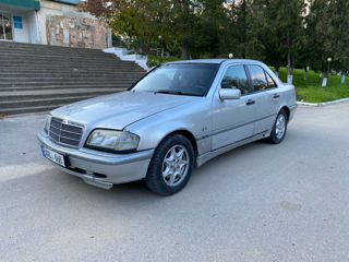 Mercedes C-Class foto 3