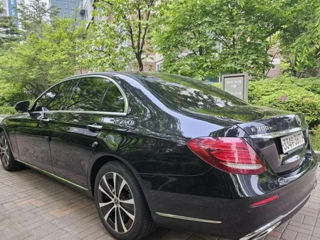 Mercedes E-Class foto 2