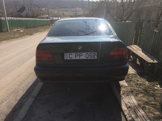 BMW 5 Series foto 3