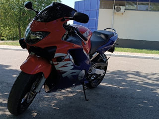 Honda CBR-600 F4