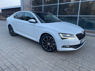 Skoda Superb foto 3