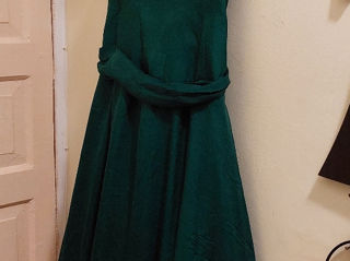 Vând  rochie, verde