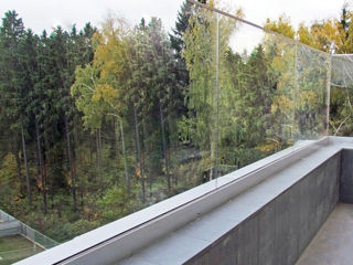 Balustrade din sticlă călită pe exterior după dimensiunile necesare foto 3