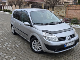 Renault Grand Scenic foto 2