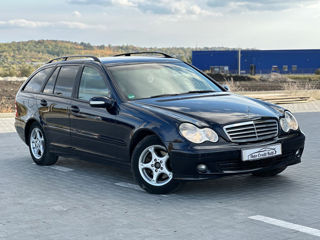 Mercedes C-Class foto 3