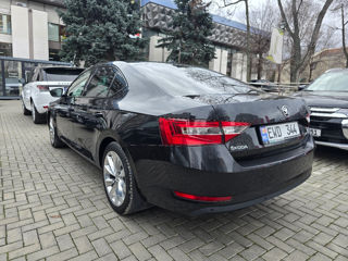 Skoda Superb foto 4