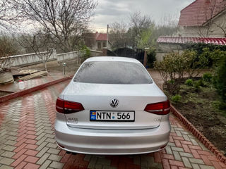 Volkswagen Jetta foto 8