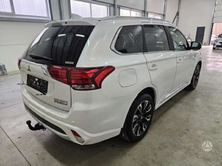 Mitsubishi Outlander foto 4