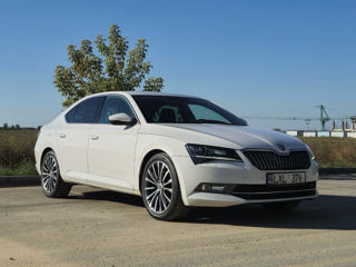 Skoda Superb foto 2