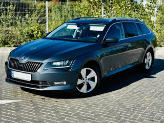 Skoda Superb foto 2