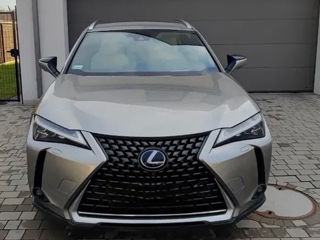 Lexus UX foto 2