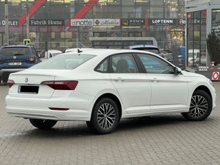 Volkswagen Jetta foto 4