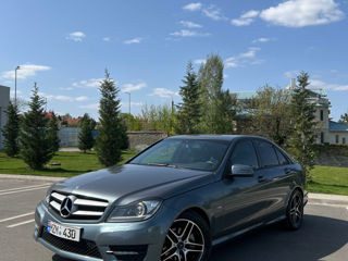 Mercedes C-Class foto 2