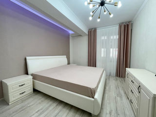 Apartament cu 2 camere, 87 m², Centru, Chișinău foto 2