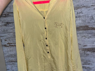 Женская легкая рубашка на лето желтого цвета