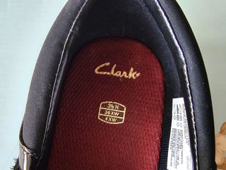 Pantofi Clarks pentru fetițe. foto 3