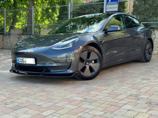 Tesla Model 3 foto 3