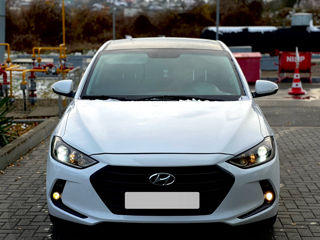 Hyundai Elantra foto 4