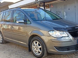 Volkswagen Touran foto 5