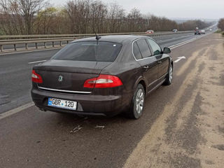 Skoda Superb foto 2