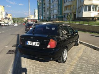 Hyundai Accent foto 5