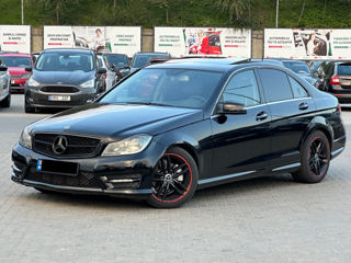 Mercedes C-Class foto 4