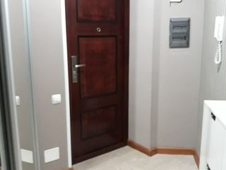 Apartament cu 2 camere, 90 m², Centru, Chișinău foto 3