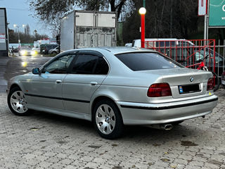 BMW 5 Series foto 5