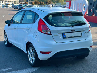 Ford Fiesta foto 7