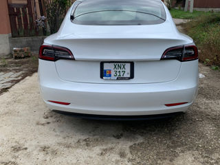 Tesla Model 3 foto 3