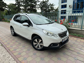 Peugeot 2008 foto 8