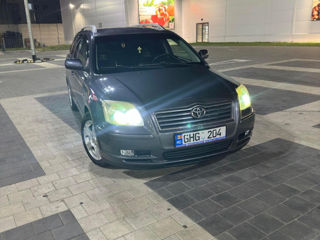 Toyota Avensis foto 4