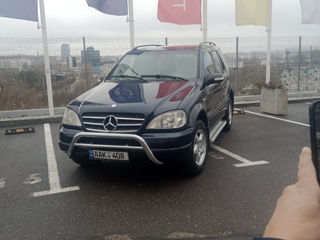 Mercedes M-Class foto 2