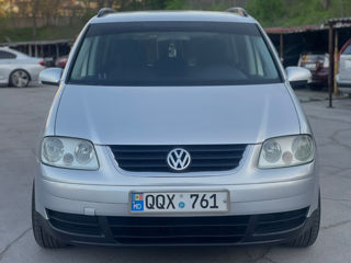 Volkswagen Touran foto 5