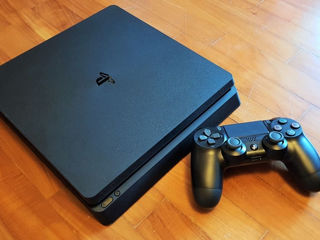 Playstation 4 Slim cu 30 de jocuri