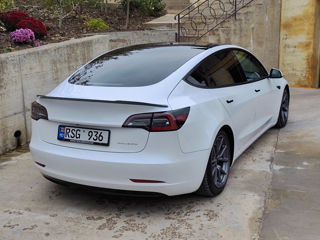 Tesla Model 3 foto 6